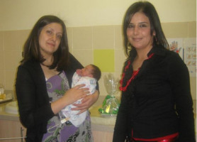 شركة التأمين الوطنية تكريم الامهام والممرضات في المستشفيات